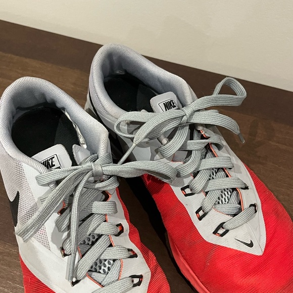 MENS RUNNING SHOE - Picture 3 of 8